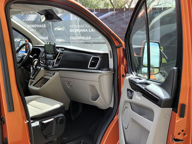Ford Tourneo Custom TDCi Titanium-X SERV.KNÍŽKA - fotka 30 z 51