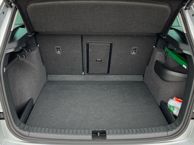 Škoda Karoq 1,5 TSi 110kW 7DSG AMBITION FR - fotka 14 z 27