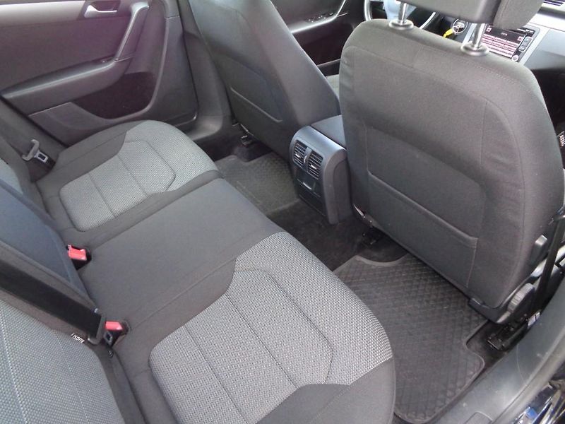 Volkswagen Passat 2,0 TDI Comfortline  103 kW - fotka 22 z 27
