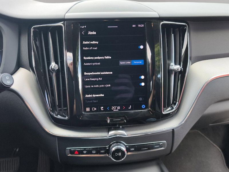 Volvo EX60 (2023) B5 AWD 2.0 MHEV 184kW, ČR, 1 M - fotka 20 z 28