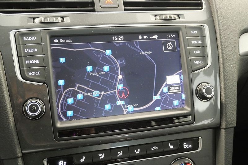 Volkswagen e-Golf - fotka 18 z 23