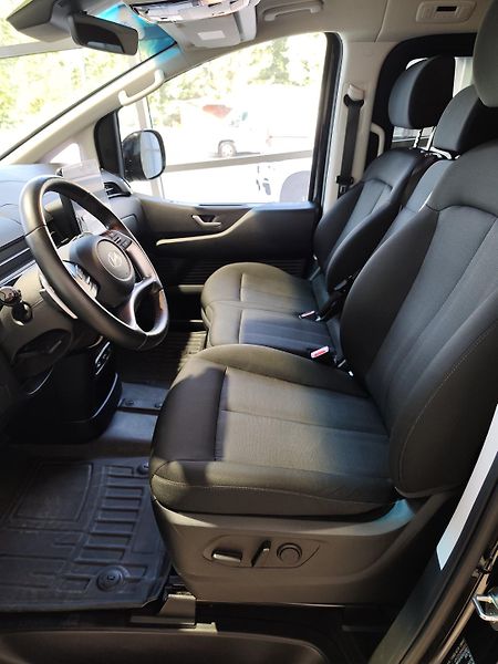 Hyundai Staria (2024) 1.6T-GDi 158kW HEV Style - fotka 10 z 24