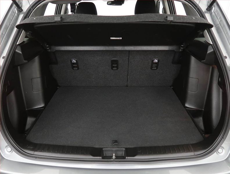 Suzuki Vitara (2019) Premium 1.4 BoosterJet, 4X4 - fotka 13 z 21