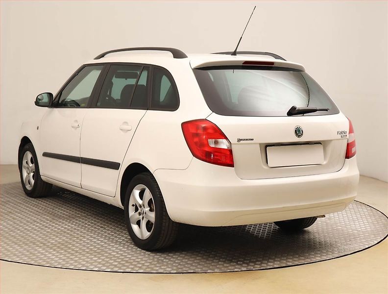 Škoda Fabia (2009) Ambition 1.2 12V, po STK - fotka 4 z 14