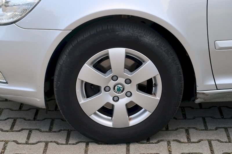 Škoda Octavia (2011) Ambiente Plus 1.4 TSI 90 kW - fotka 11 z 22