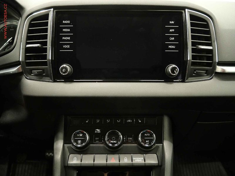Škoda Karoq (2018) 1.6 TDi, Ambition, LED, navi - fotka 13 z 22