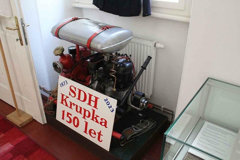 Hasičské muzeum v Krupce, má nádhernou expozici, kterou zdobí jedna z největších kolekcí motorových čerpadel - stříkaček značky Flader. Expozice se chystá na oslavu desátých narozenin.