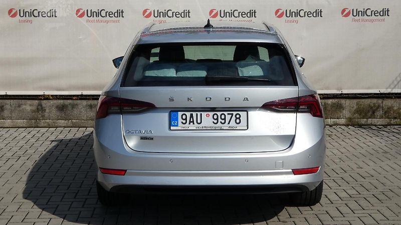 Škoda Octavia Combi 2,0 TDI Style DSG 110 kW - fotka 4 z 25