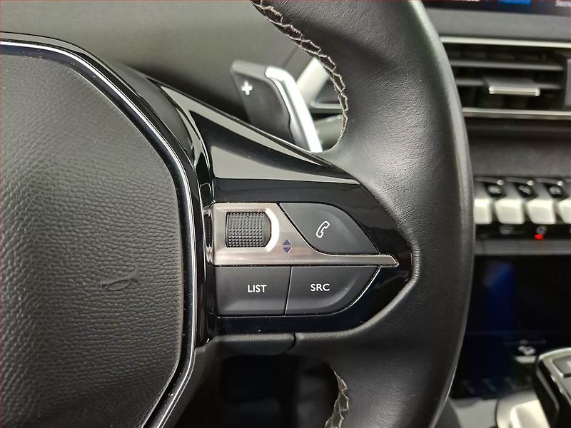 Peugeot 3008 (2019) Allure 1.6 PureTech, Automat - fotka 21 z 22