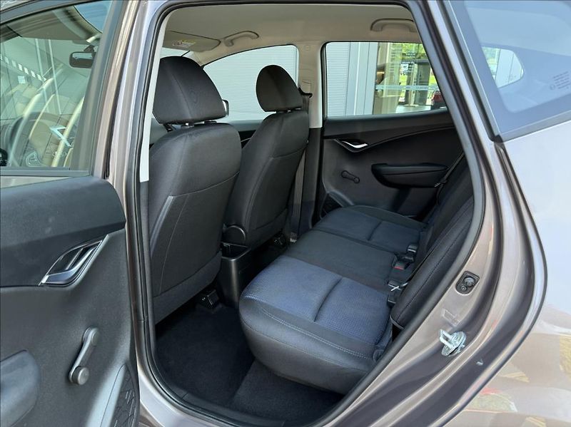 Hyundai ix20 1,4 i  Trikolor Essential - fotka 11 z 28