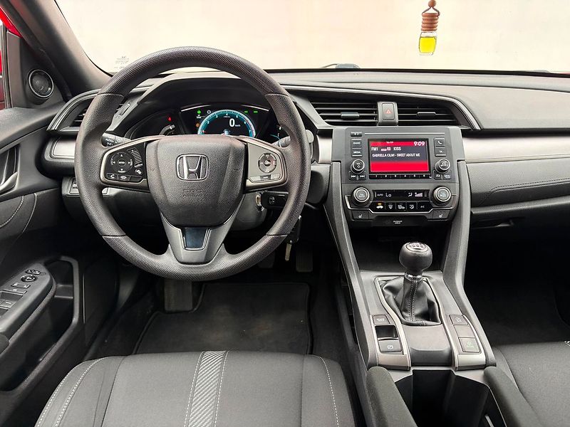 Honda Civic 1.0 VTEC Turbo Comfort, ČR, 1. - fotka 14 z 21
