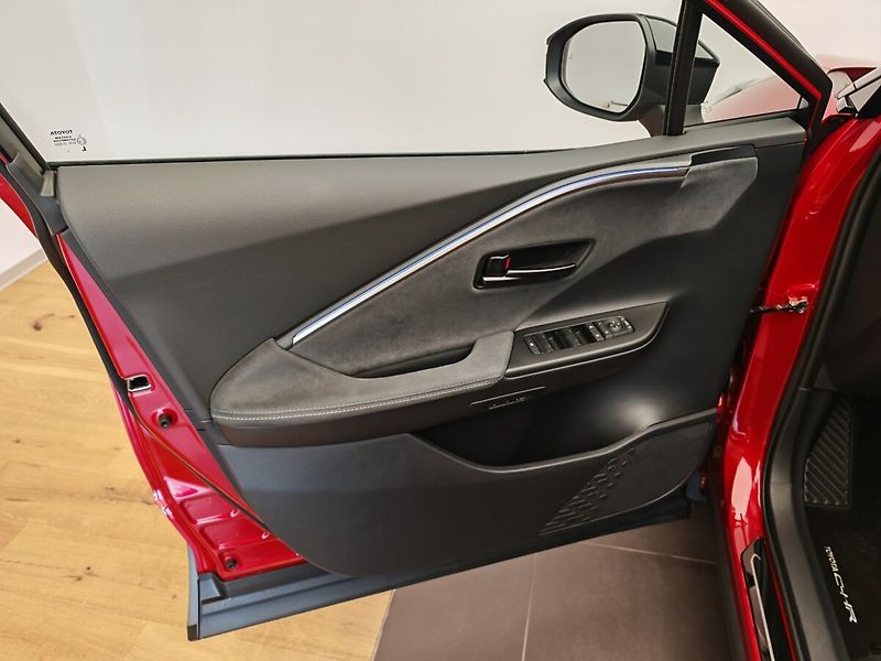 Toyota C-HR 2.0 Hybrid 4x2 Executive - fotka 25 z 46