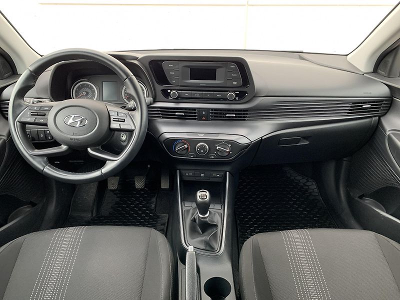 Hyundai i20 COMFORT CLUB 1.2i 62kW - fotka 2 z 19