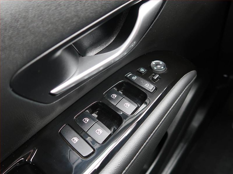 Hyundai Tucson (2022) Smart 1.6 T-GDI 48V MHEV - fotka 17 z 21
