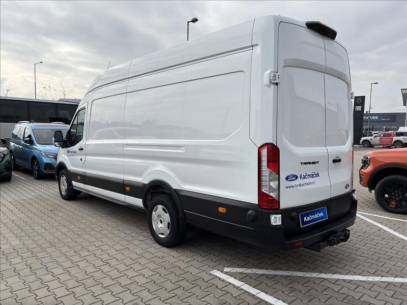 Ford Transit 2,0 EcoBlue 121kW L4 DPH - fotka 3 z 43