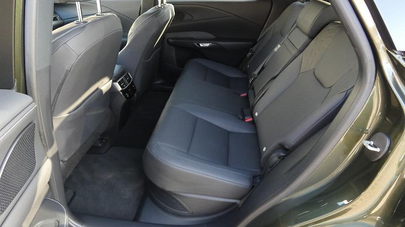 Lexus RX 350h 2.5 HEV 4x4 E-Four e-CVT Comfo - fotka 18 z 22