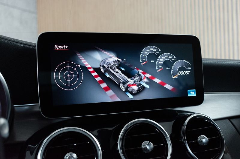 Mercedes-Benz Třídy C C63 AMG V8 BURMESTER*NAPPA*DPH - fotka 31 z 51