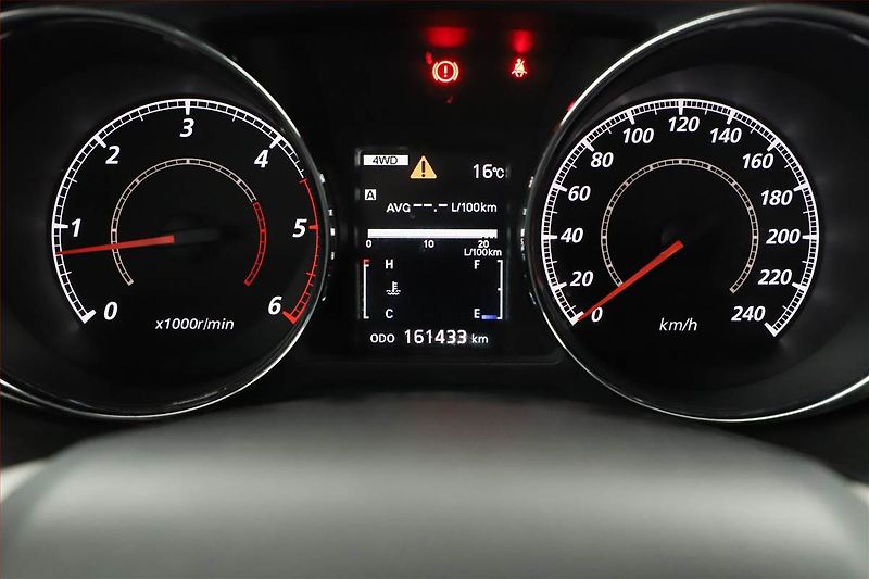 Mitsubishi ASX (2013) 1.8 DI-D MIVEC, 4X4, ČR,1.maj - fotka 8 z 16