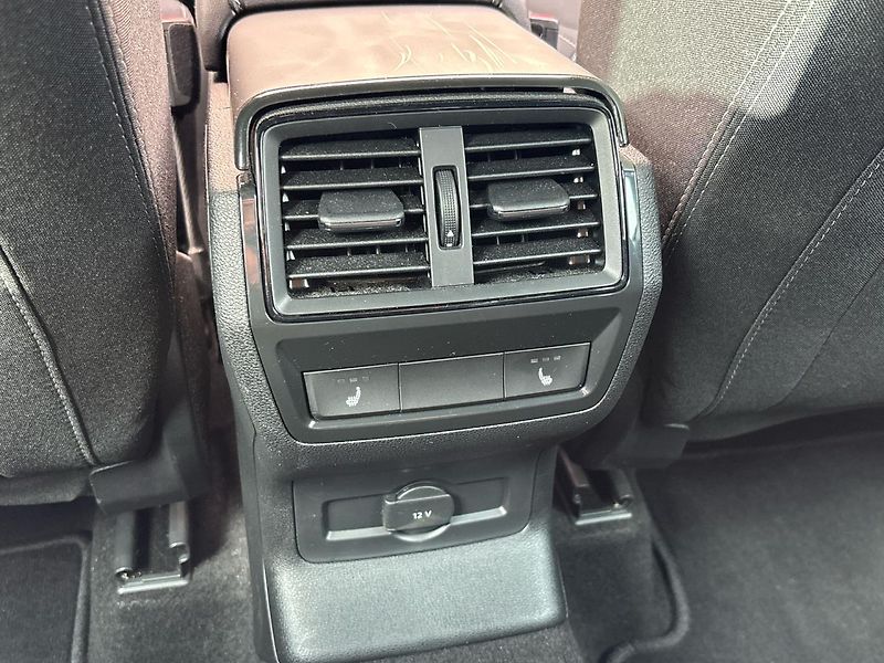 Škoda Karoq SPORTLINE - fotka 22 z 29