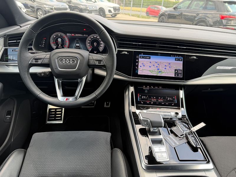 Audi Q8 S-line  50TDI 210kW webasto - fotka 24 z 25