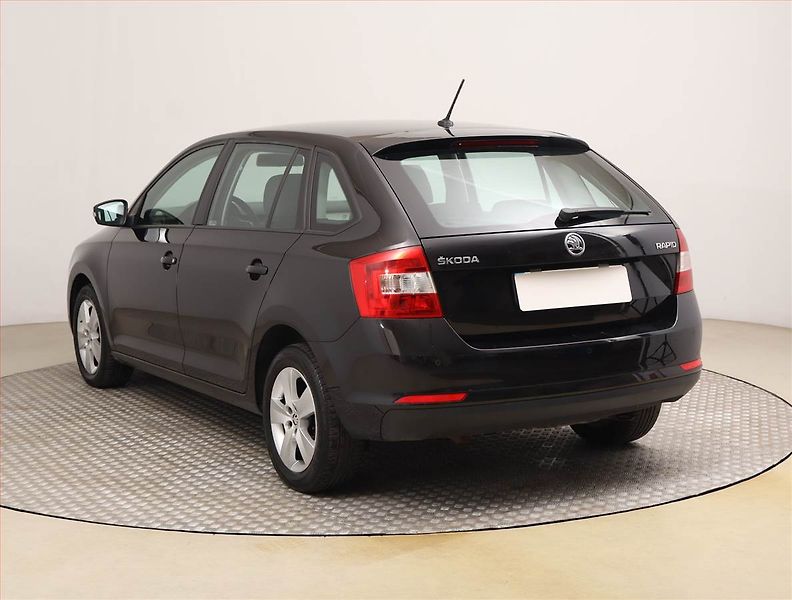 Škoda Rapid (2016) Spaceback 1.2 TSI - fotka 4 z 21