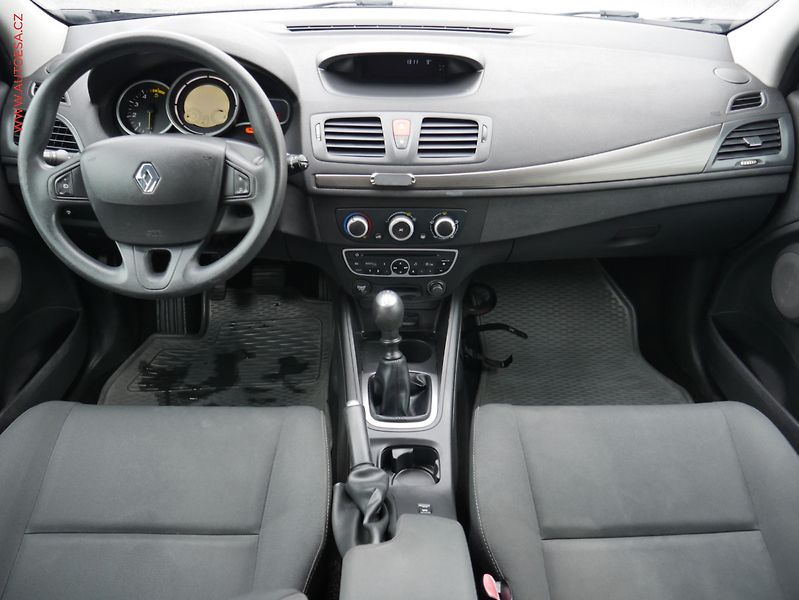 Renault Mégane (2010) 1.5 dCi, AC, temp. STK3/28 - fotka 8 z 18