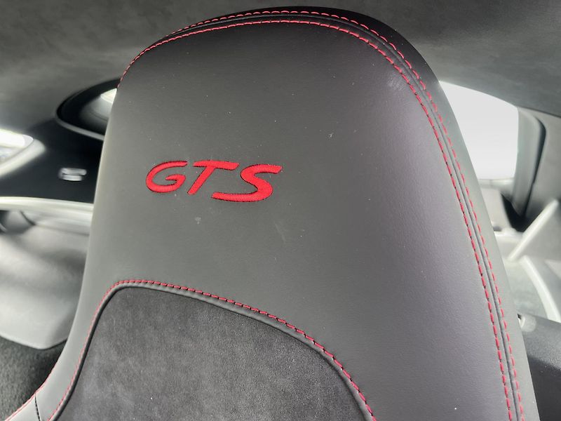 Porsche Cayman GTS - fotka 21 z 27