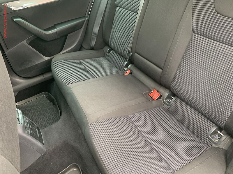 Škoda Octavia (2015) 1.6 TDi, ČR, DSG, panor - fotka 10 z 21