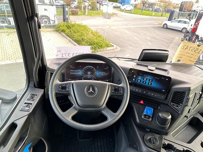 Mercedes-Benz Arocs 3348 6x6 sklápěč FASSI F - fotka 12 z 16