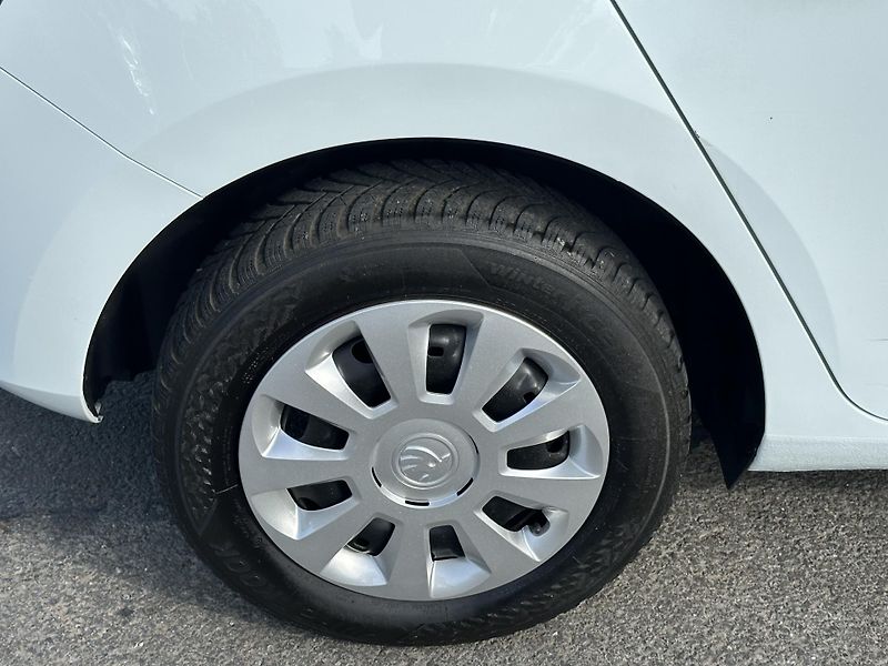 Škoda Fabia (2017) 1.0MPI 40kW * KLIMA * 1.Maj. * - fotka 31 z 32