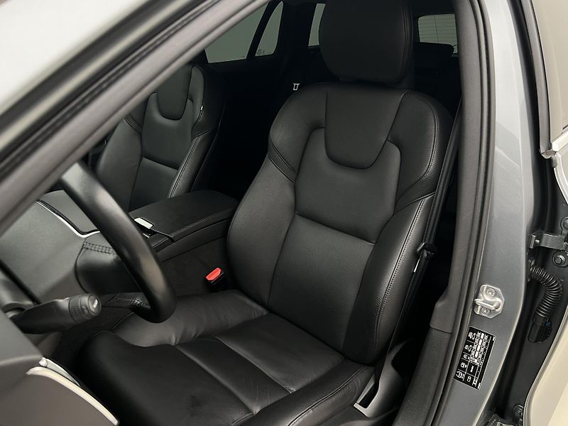 Volvo V60 T6 AWD RECHARGE INSCRIPTION - fotka 18 z 47