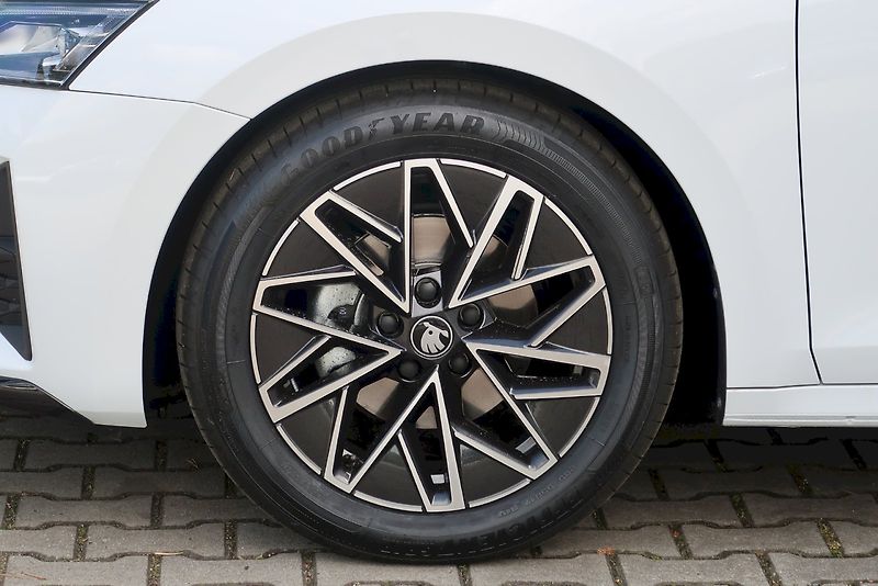 Škoda Octavia (2025) Combi SportLine 1,5 TSi m-HEV - fotka 31 z 32