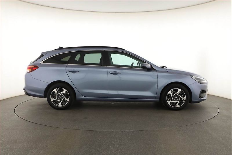 Hyundai i30 (2025) Style 1.0 T-GDI - fotka 6 z 21