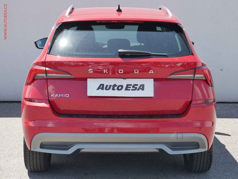 Škoda Kamiq (2021) 1.0 TSi, Style, park. kamera - fotka 5 z 21