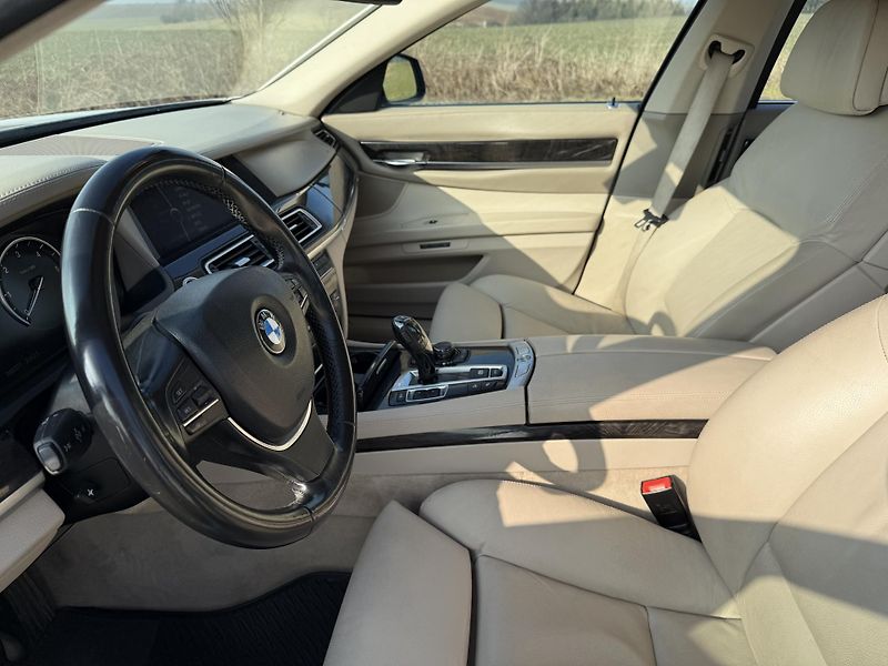 BMW Řada 7 (2011) 740 Xd Výměna možná! - fotka 45 z 50