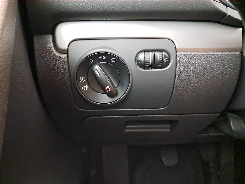 Volkswagen Golf (2009) 1.4 16V, LPG, po STK, Tažné - fotka 16 z 16