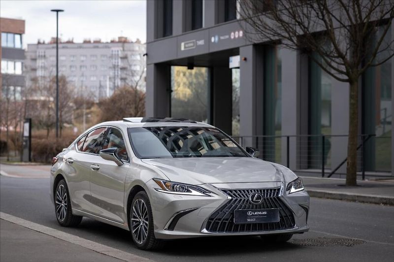 Lexus ES 300h 300H 2,5 HEV LIMITED EDITION - fotka 2 z 21