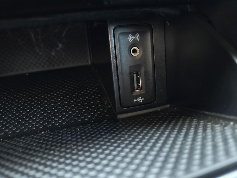 Volkswagen Golf (2014) 1.2 TSI 63KW 4-VÁLEC Z ŘEMENEM - fotka 60 z 66