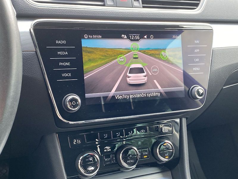 Škoda Superb (2022) Combi 2.0 TDI DSG Ambition - fotka 16 z 32