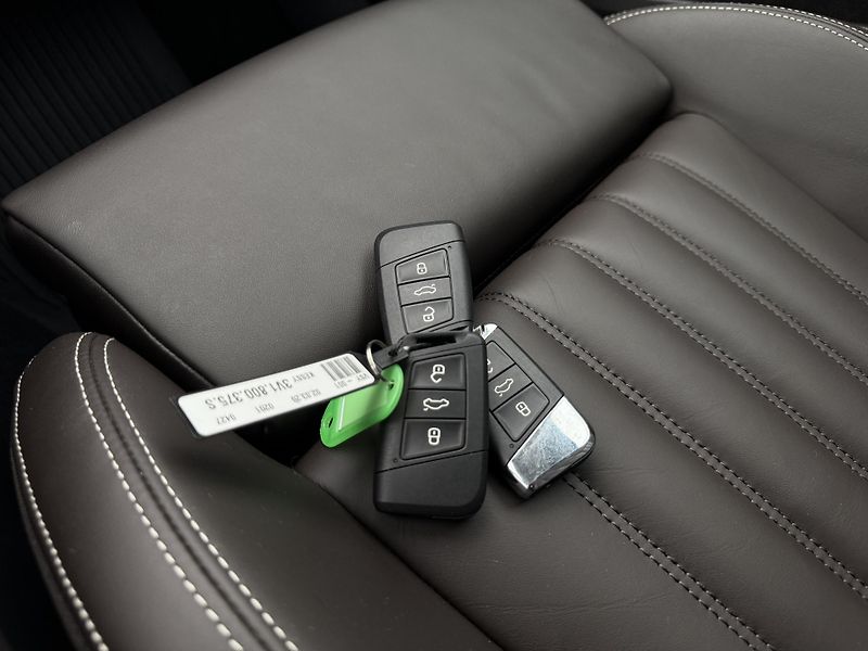 Škoda Superb 1.4tsi*Plug-In*160kw*L&K*PANO* - fotka 43 z 44