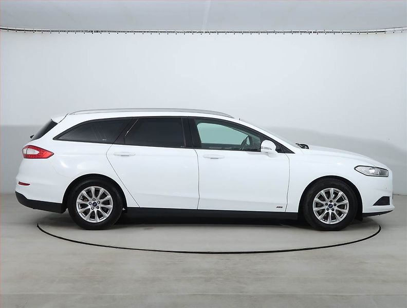 Ford Mondeo (2018) 2.0 TDCI, 4X4, Navi, Tempomat - fotka 6 z 20
