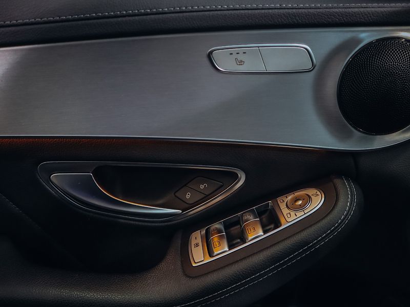 Mercedes-Benz Třídy C C 400 kombi 4MATIC AMG 245 kW - fotka 7 z 19