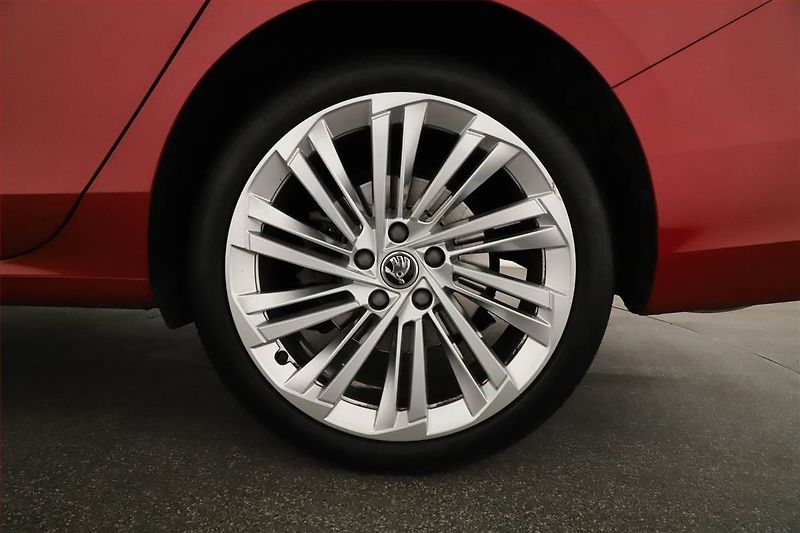 Škoda Superb (2024) Selection 1.5 TSI mHEV - fotka 21 z 21
