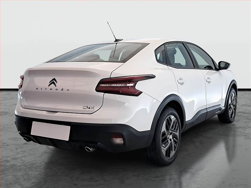 Citroën C4 X (2023) Feel Pack 1.2 PureTech - fotka 5 z 19