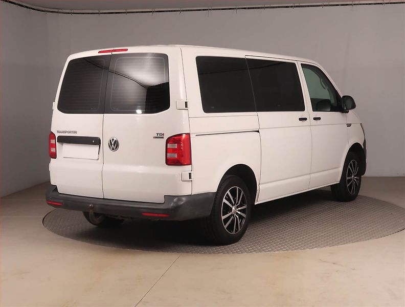 Volkswagen Transporter (2018) 2.0 TDI 4MOTION, Bus, 5Míst - fotka 5 z 18