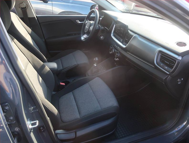 Kia Stonic (2023) 1.2 DPI, ČR,1.maj, Serv.kniha - fotka 9 z 19