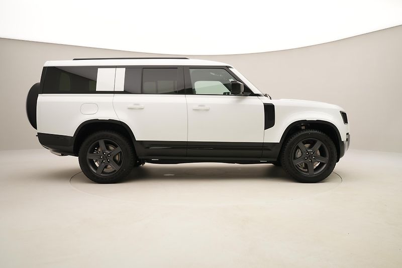 Land Rover Defender (2026) 130 D250 X-Dynamic SE - fotka 13 z 64