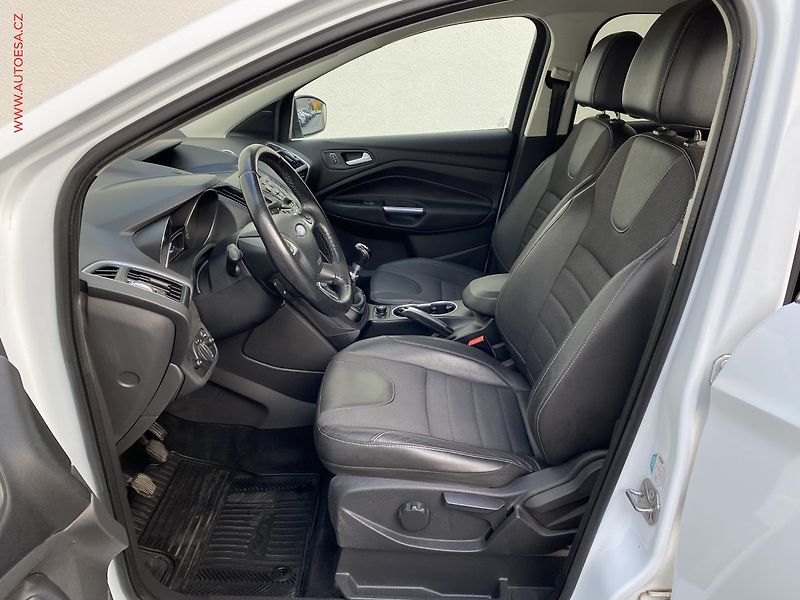 Ford Kuga (2013) 2.0 TDCi 4x4, Titanium - fotka 9 z 18