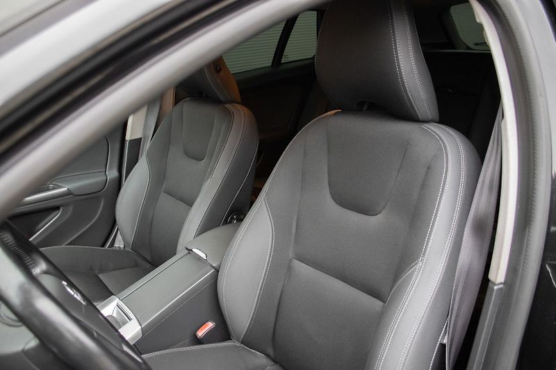 Volvo V60 - fotka 14 z 36