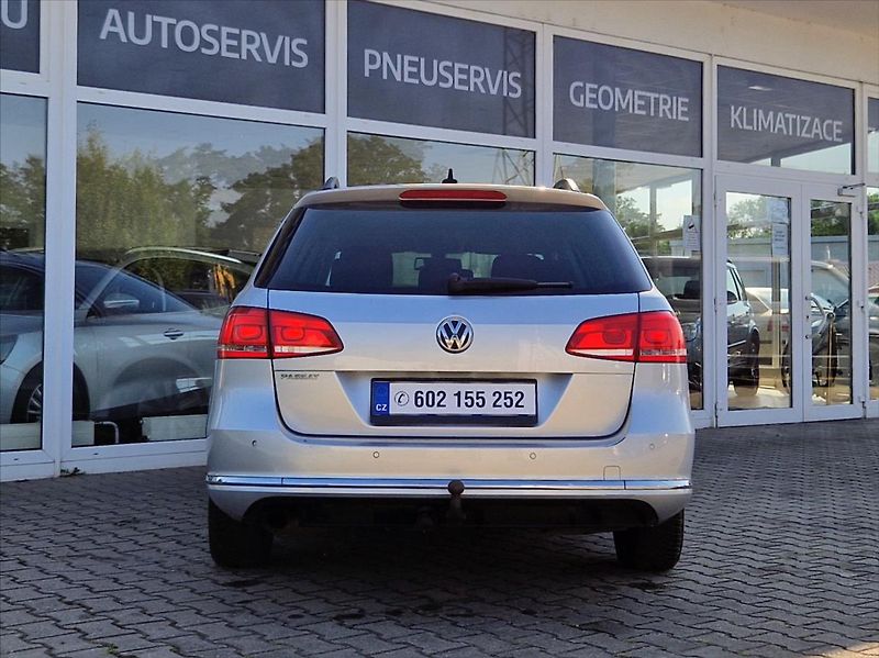 Volkswagen Passat 1,4 TSI DSG NOSIČ TAŽNÉ VÝHŘEV - fotka 4 z 35